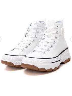 Refresh Size 38 NWT